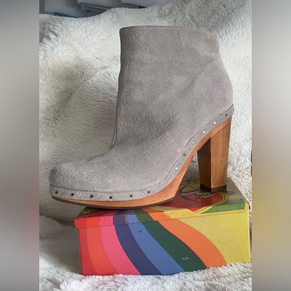 Joie Dewitt | Gray Suede Booties | Clog Heels Boots | Platforms Studded | size 8 - Picture 3 of 14